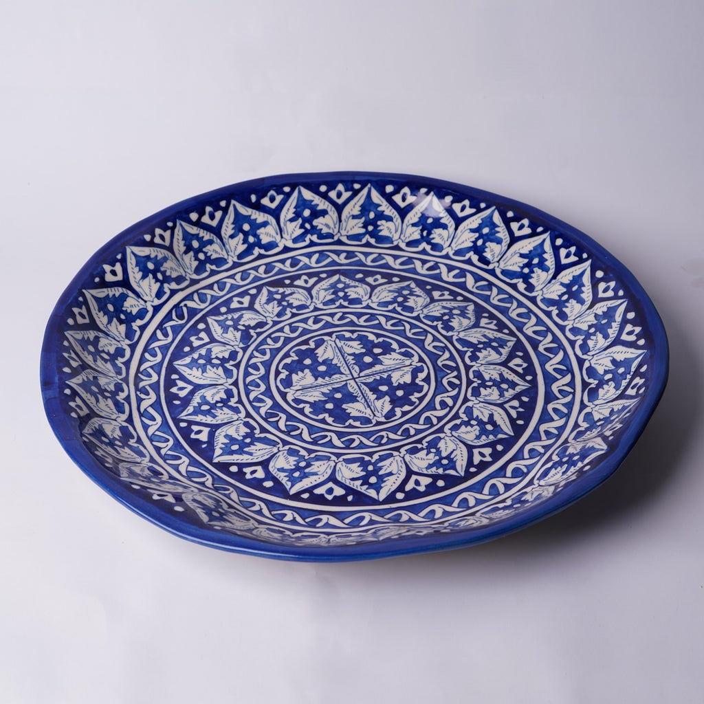 Large Round Serving Dish - Wave Edge