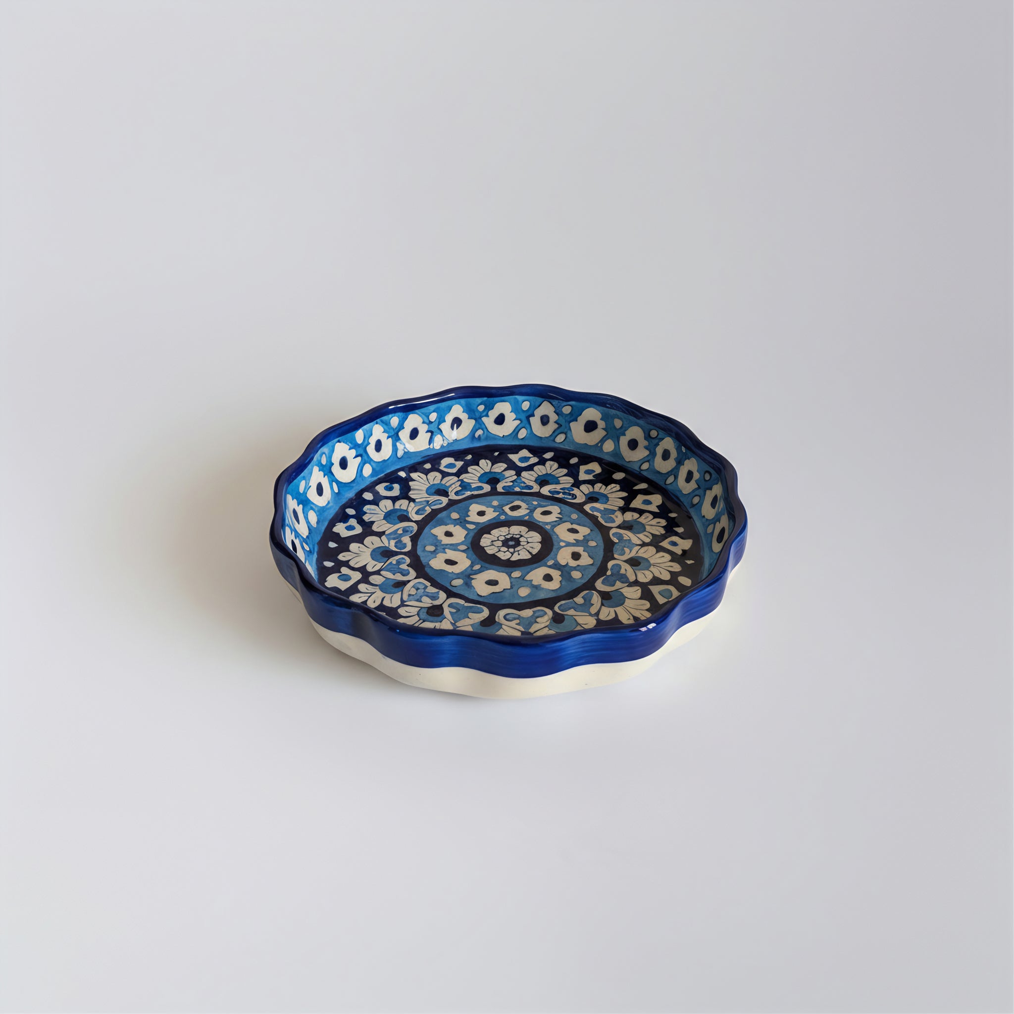 Multani Blue Pottery Apple Pie Dish – Handcrafted 8-Inch Floral Pattern with Wavy Edges