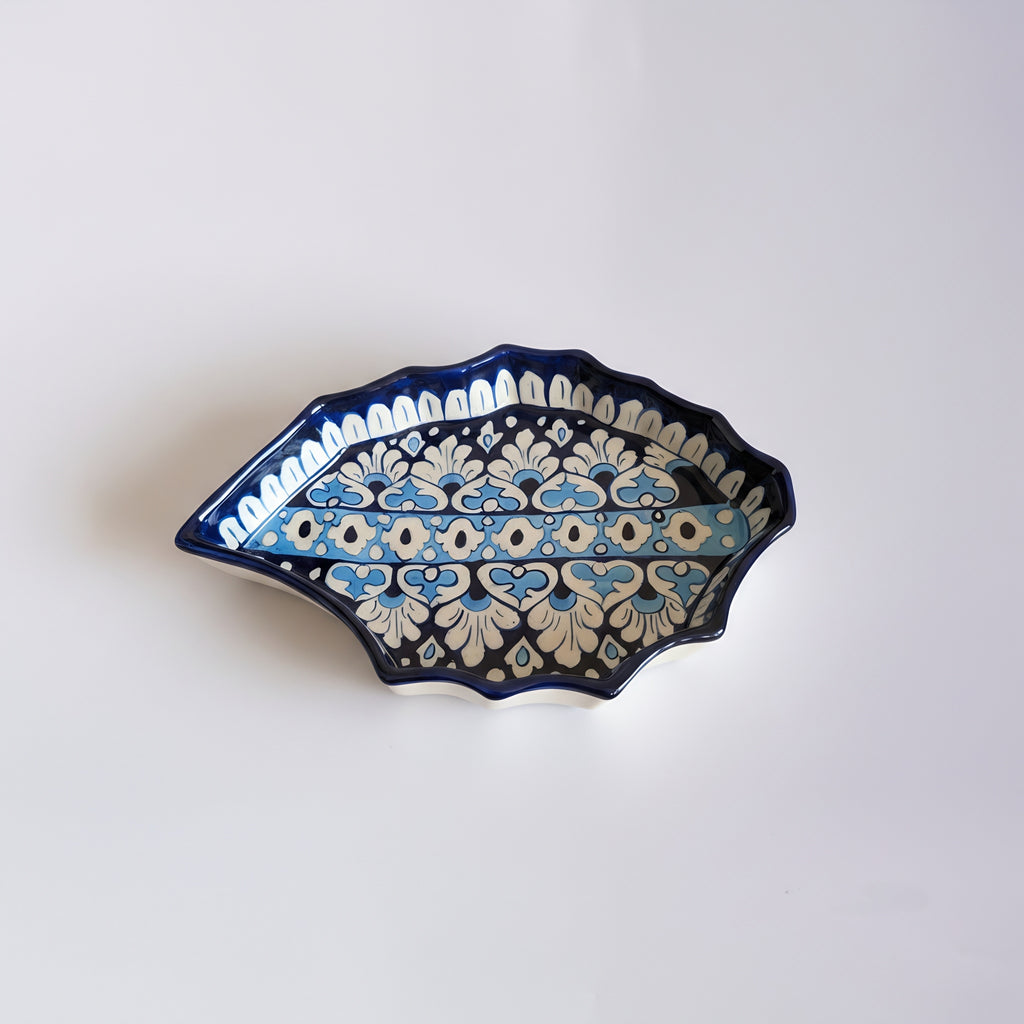 Blue pottery serving tray with intricate floral patterns — Multani craft