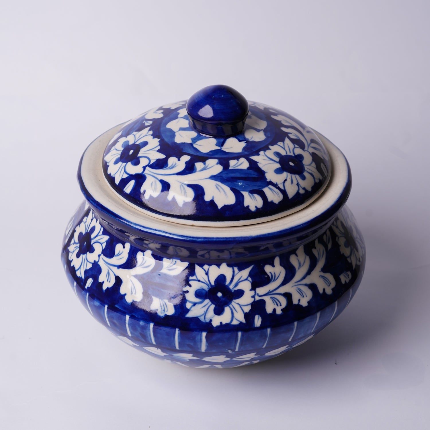 Classic Handi-Style Ceramic Serving Pot