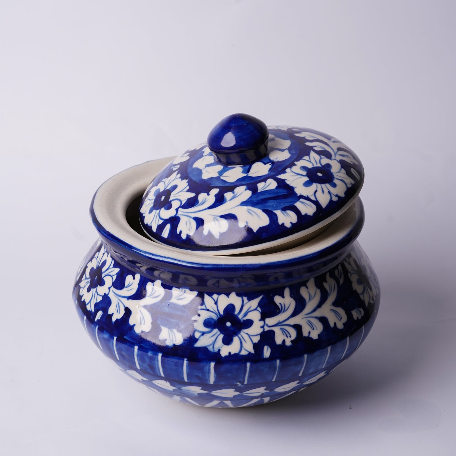 Classic Handi-Style Ceramic Serving Pot