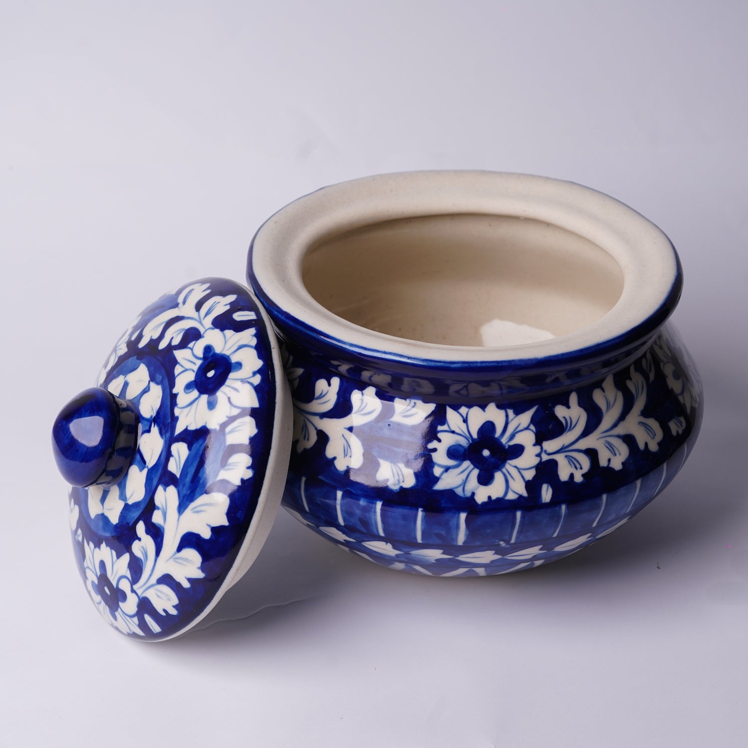 Classic Handi-Style Ceramic Serving Pot