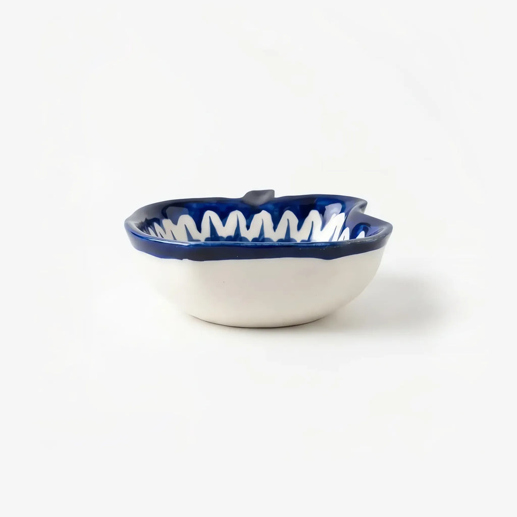Side view of the apple bowl with white outside