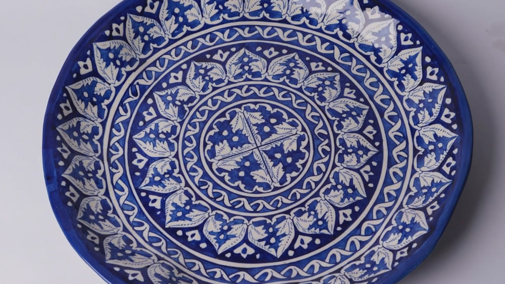 Large Round Serving Dish - Wave Edge