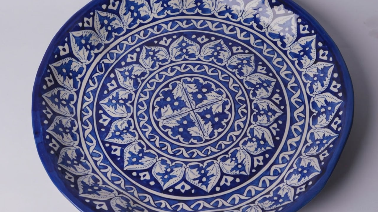 Large Round Serving Dish - Wave Edge