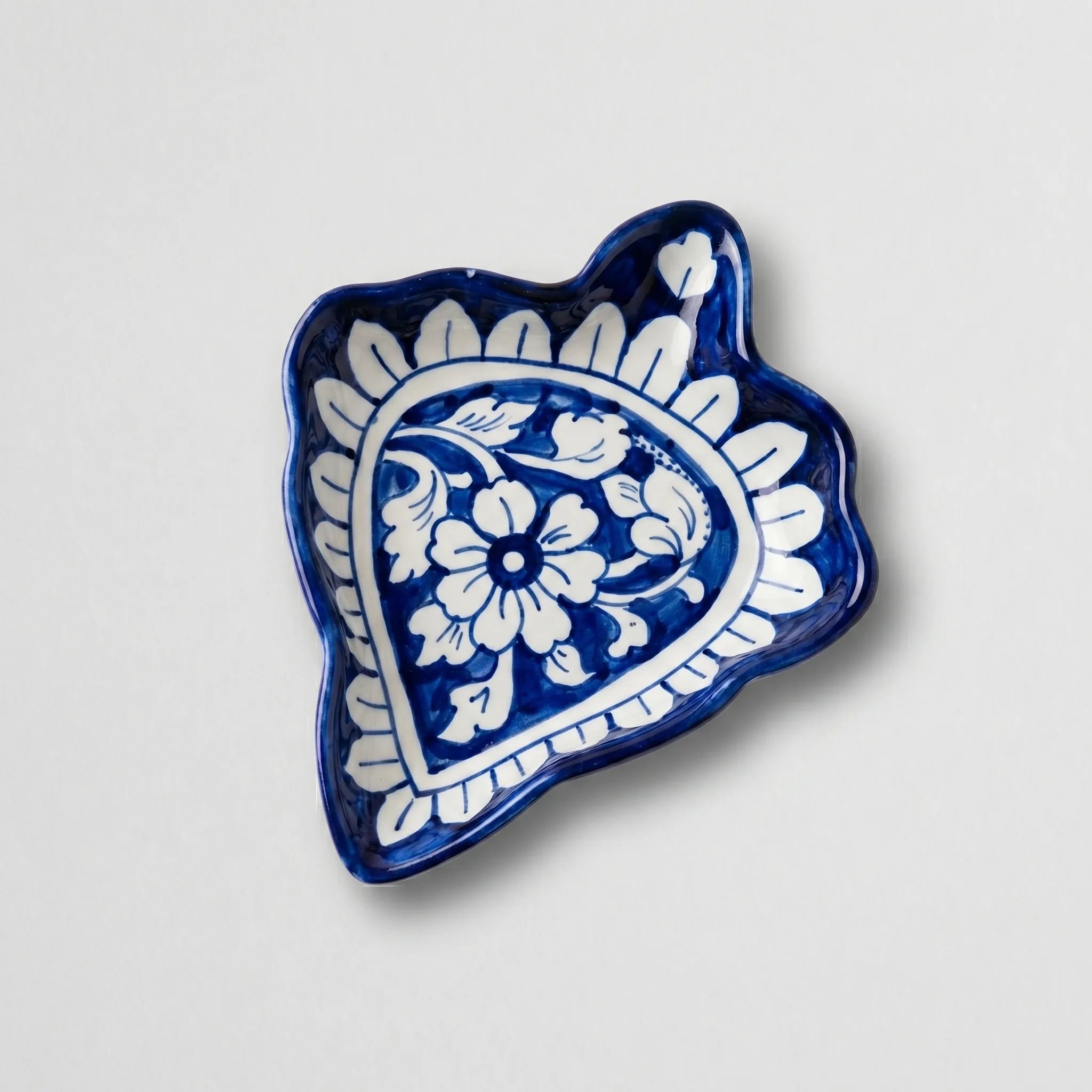 Multani Blue Pottery Decorative Serving Dish – Handcrafted Ceramic Snack & Trinket Dish (7 x 6 Inch, 1 Inch Deep)
