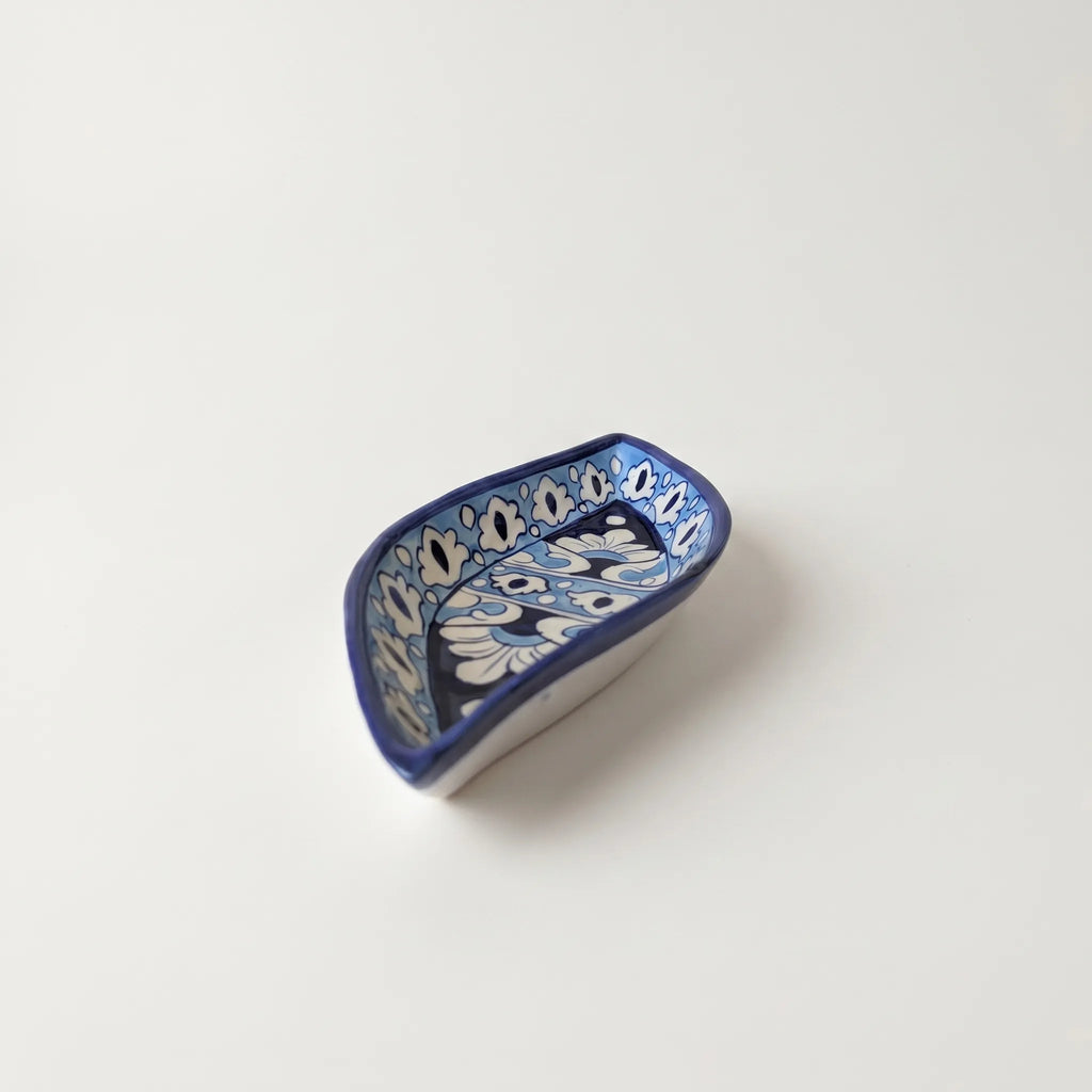 Multani Blue Pottery Boat Shaped Serving Dish – Hand-Painted Ceramic Snack Dish (9 Inch, Floral Border)