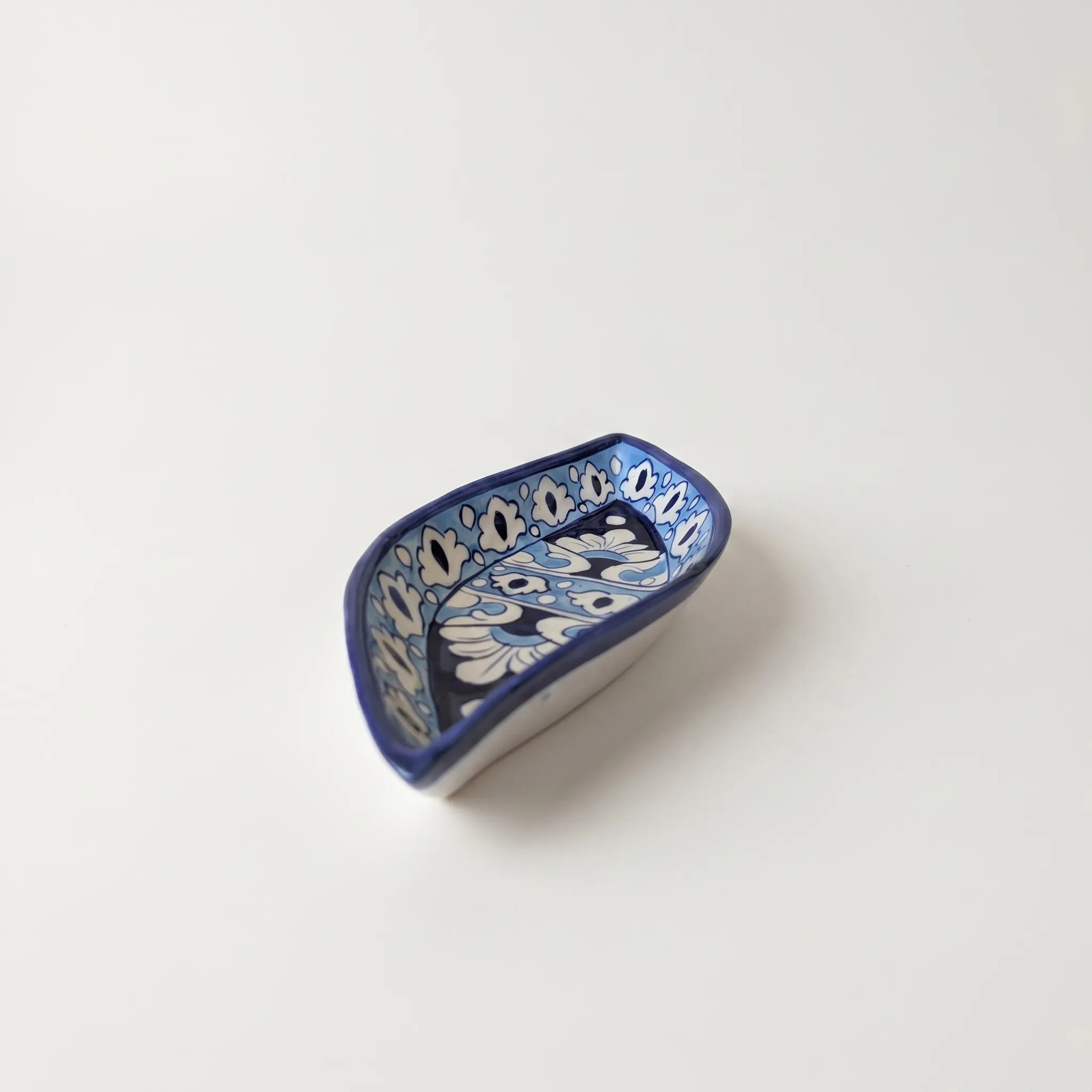 Multani Blue Pottery Boat Shaped Serving Dish – Hand-Painted Ceramic Snack Dish (9 Inch, Floral Border)