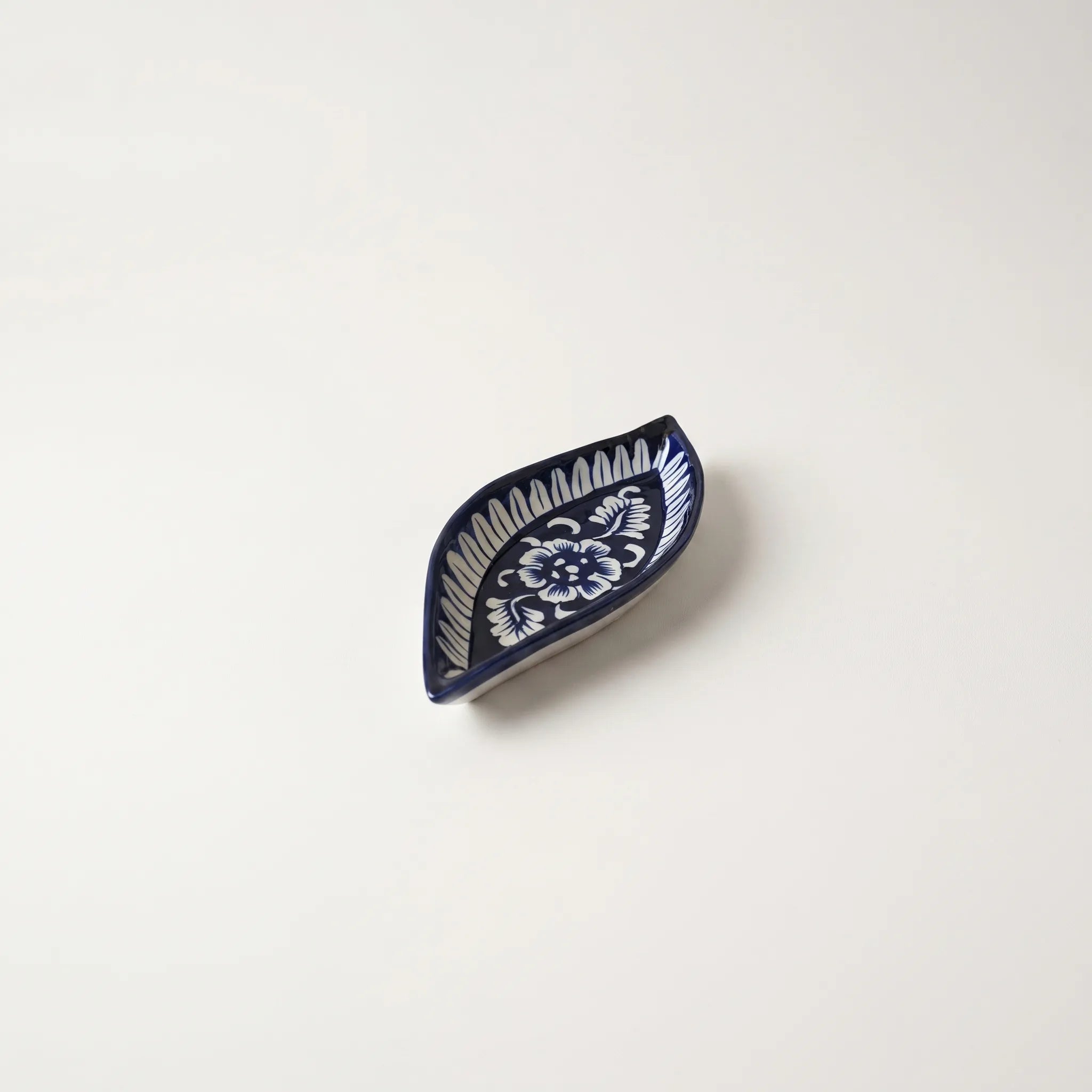 Multani Blue Pottery Boat Shaped Serving Dish – Hand-Painted Monochrome Floral Ceramic Dish (9 Inch)