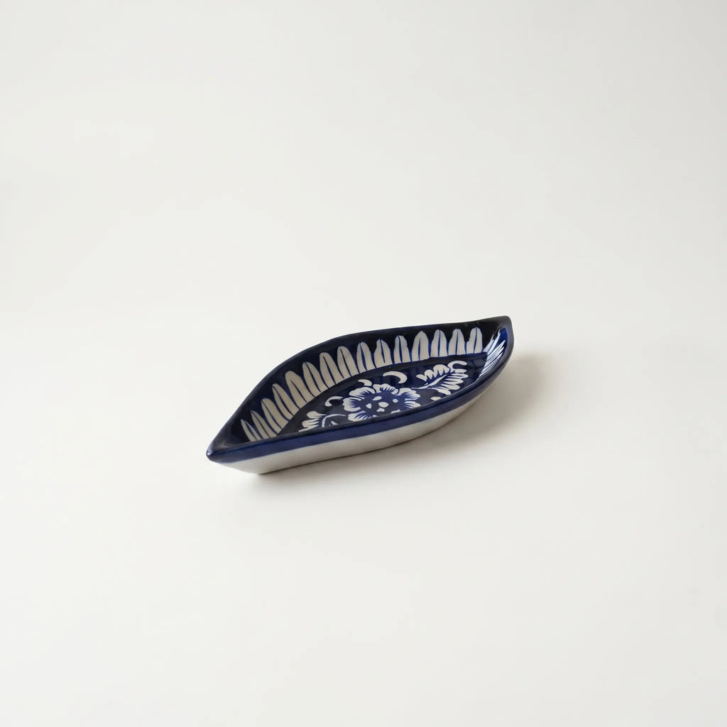 Multani Blue Pottery Boat Shaped Serving Dish – Hand-Painted Monochrome Floral Ceramic Dish (9 Inch)