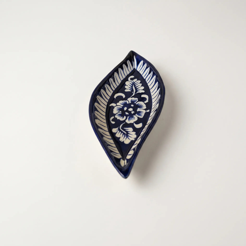 Multani Blue Pottery Boat Shaped Serving Dish – Hand-Painted Monochrome Floral Ceramic Dish (9 Inch)