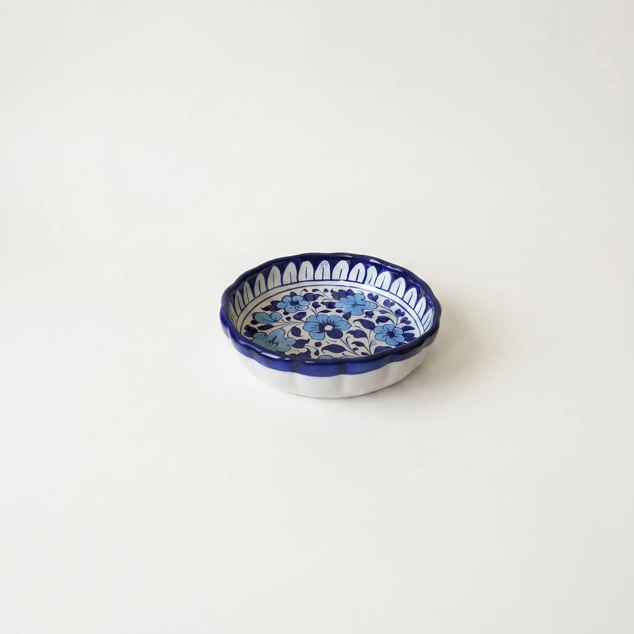 Multani Blue Pottery Apple Pie Dish – Handcrafted 8 Inch Ceramic Serving Dish with Classic Blue Floral Design (2 Inch Deep)