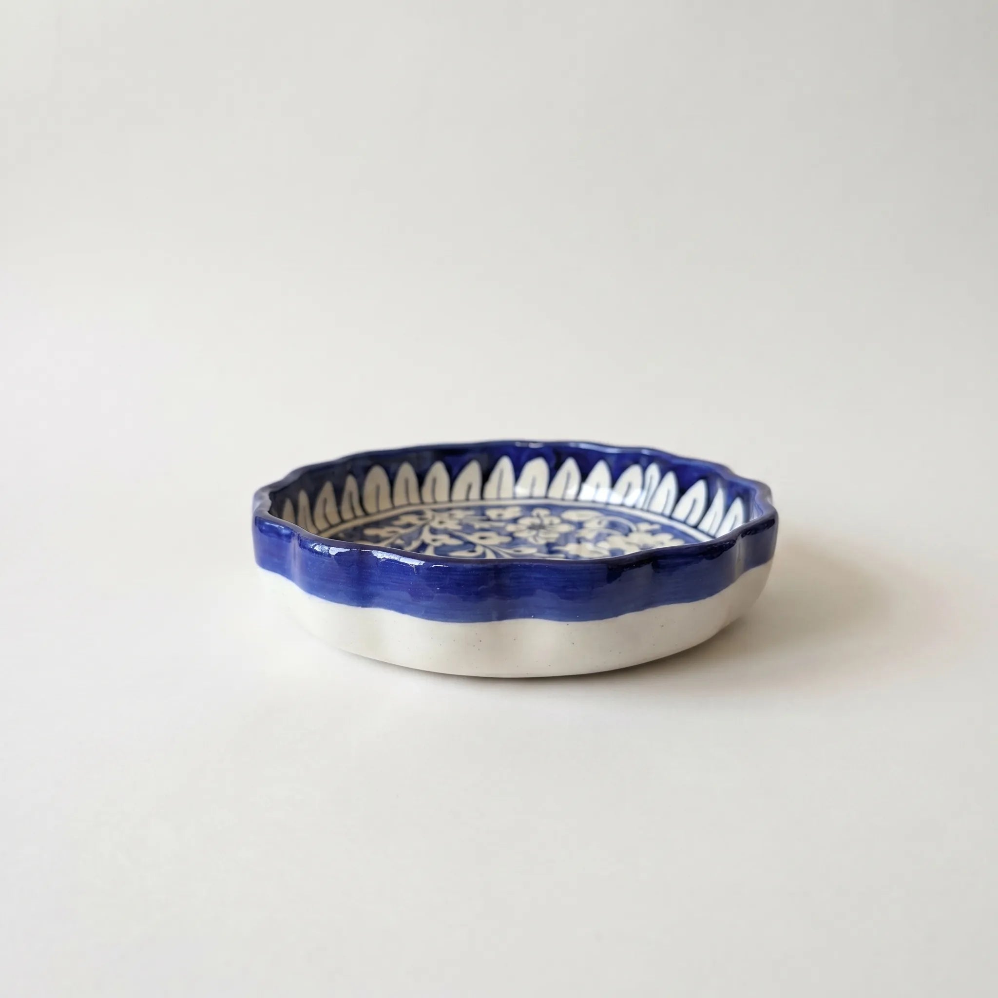 Multani Blue Pottery Apple Pie Dish – Handcrafted 9 Inch Ceramic Serving & Wall Dish with Classic Blue Floral Design