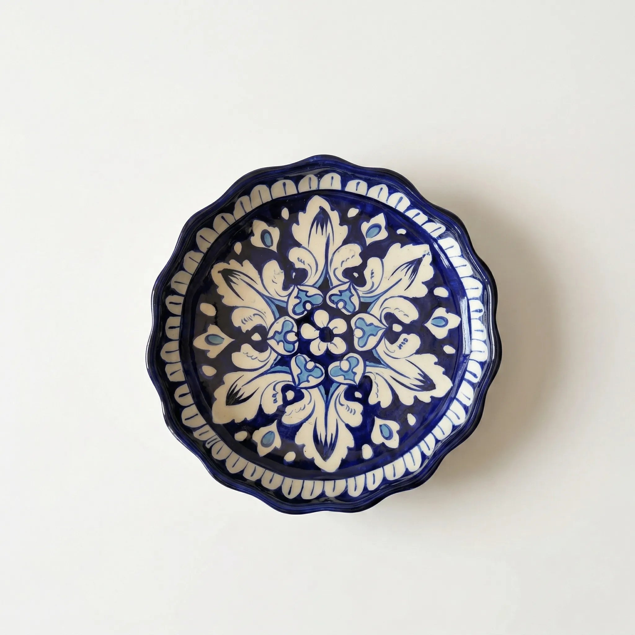 Multani Blue Pottery Apple Pie Dish – Handcrafted 9 Inch Ceramic Serving & Wall Dish with Symmetrical Floral Motif (2 Inch Deep)